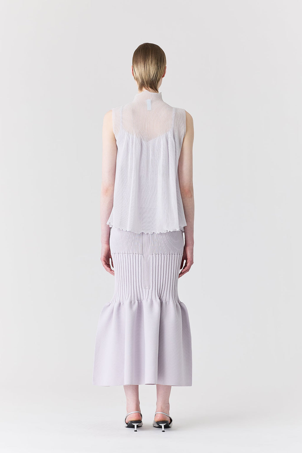 HYPHA LUCENT GLITTER SLEEVELESS BUST FLARE TOP
