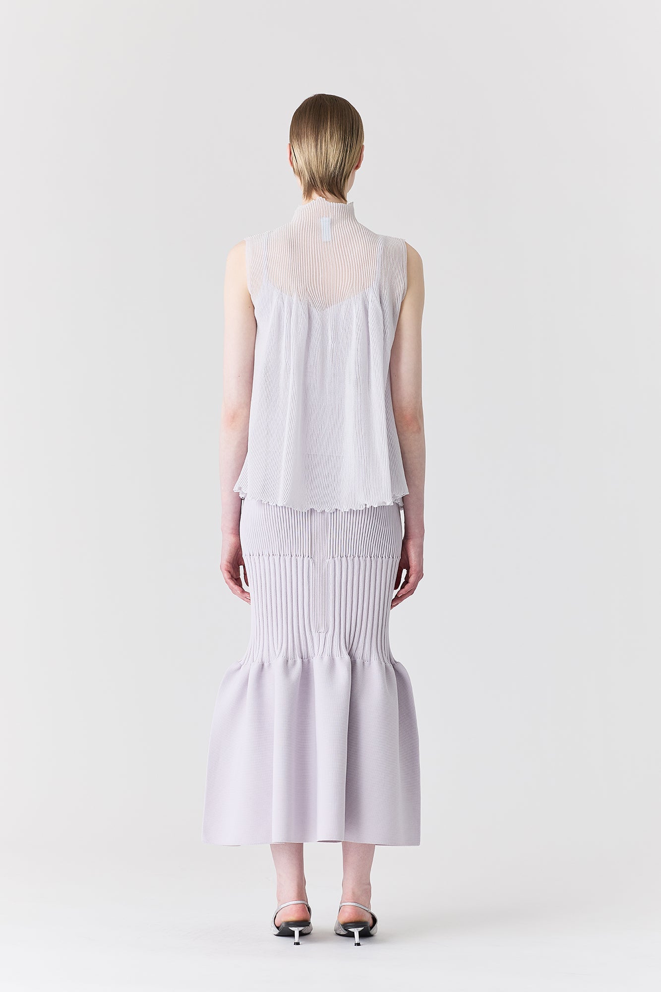 HYPHA LUCENT GLITTER SLEEVELESS BUST FLARE TOP