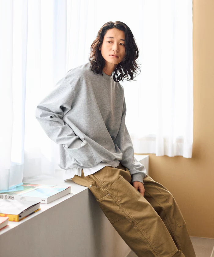 <New Color Added> Side Pocket Spindle Cardboard Crew Neck Sweatshirt