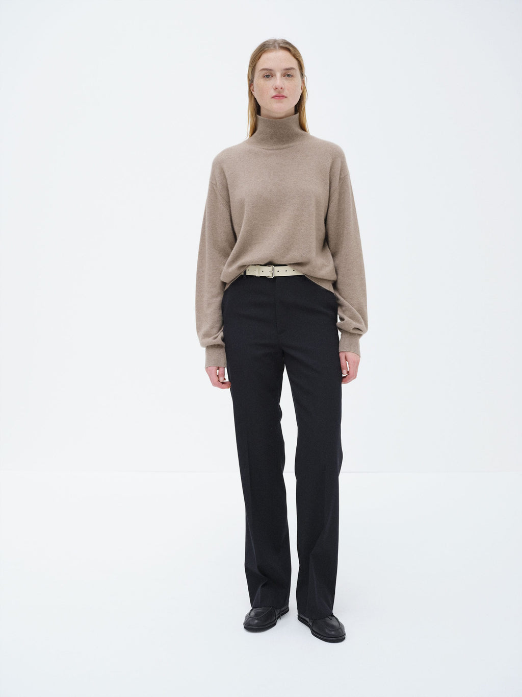 LIGHT WOOL MAX GABARDINE SLACKS