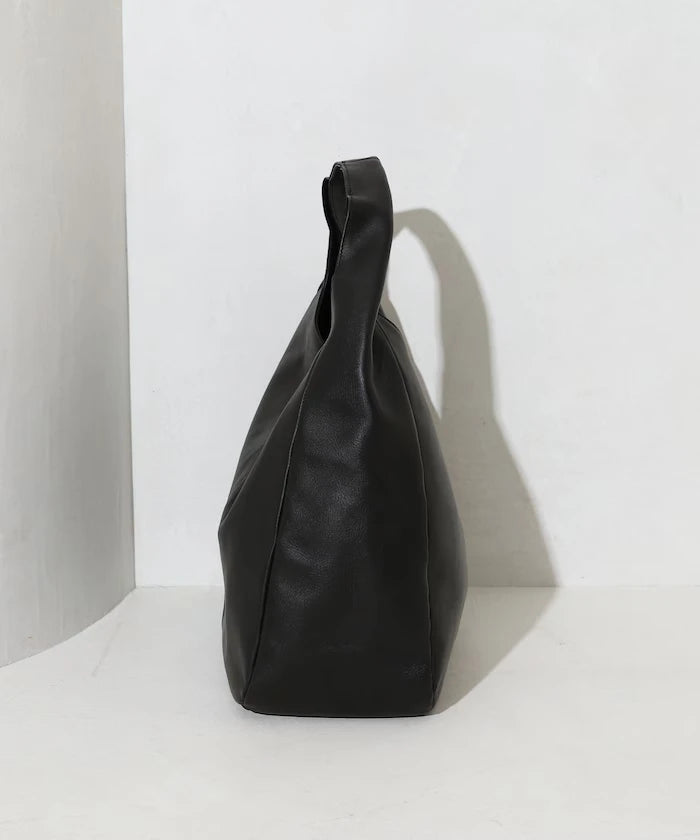 Leather Handbag / One Handle Handbag / Cowhide / Water-Repellent Leather / A4 Compatible