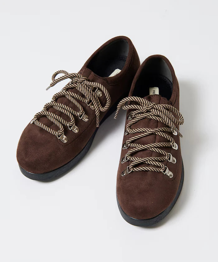 Low-Cut Mountain Design Sneakers