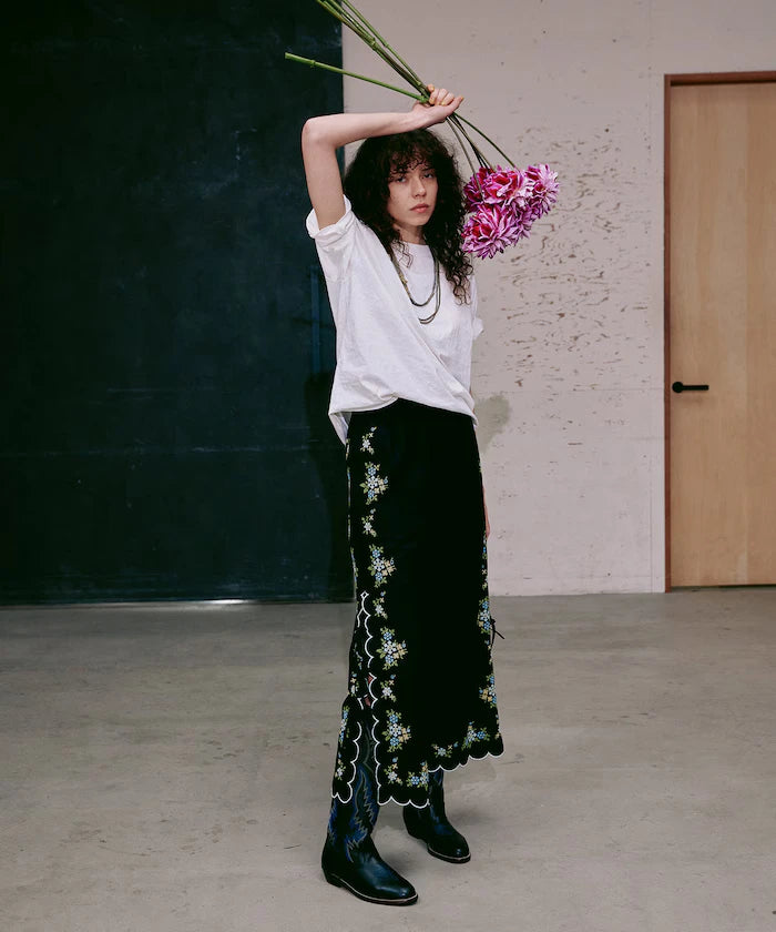 India Scallop Floral Embroidery Pants