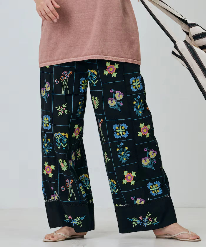 Patchwork Floral Embroidery Pants