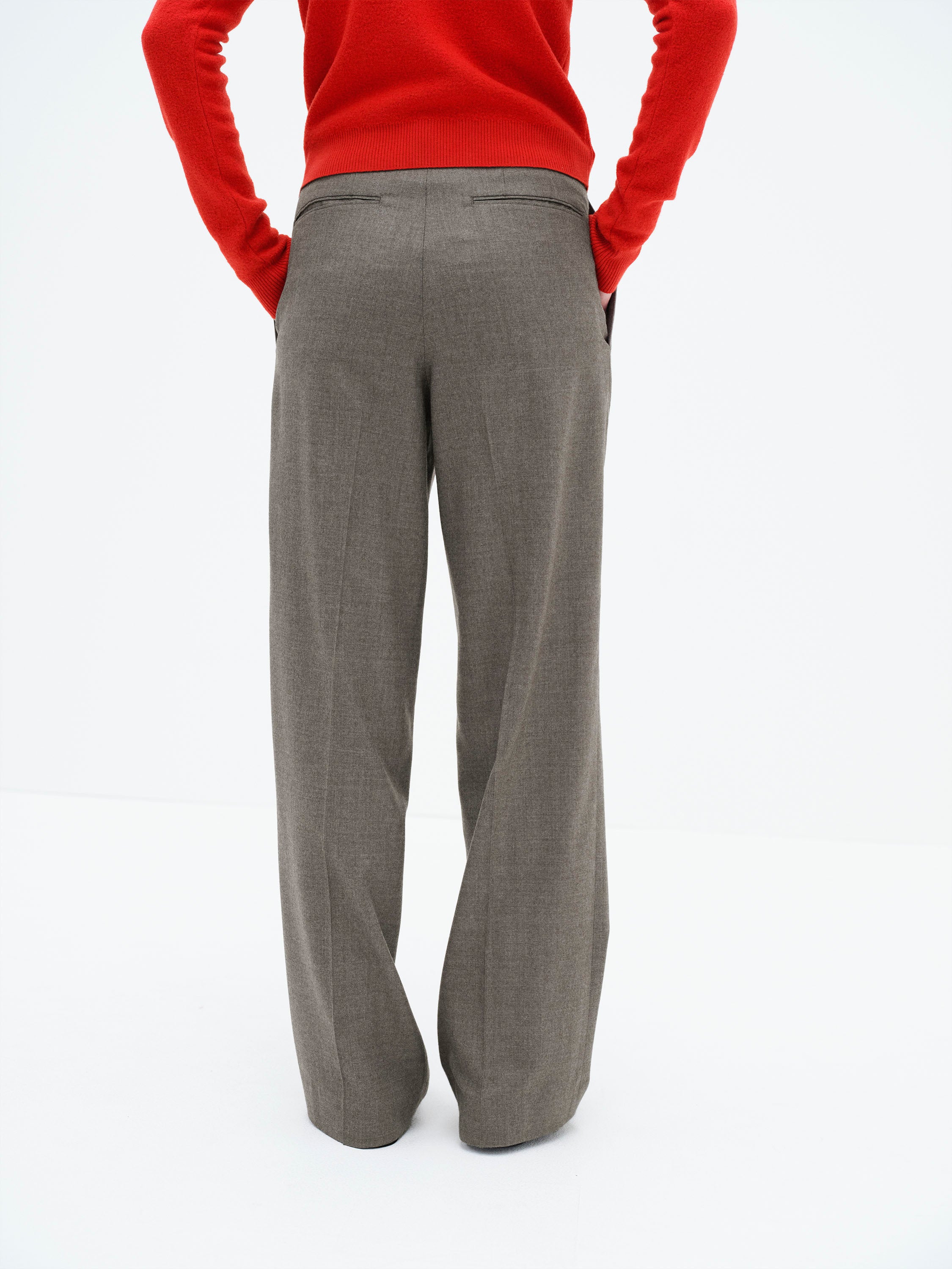 SUPER LIGHT WOOL TWO-TUCK SLACKS