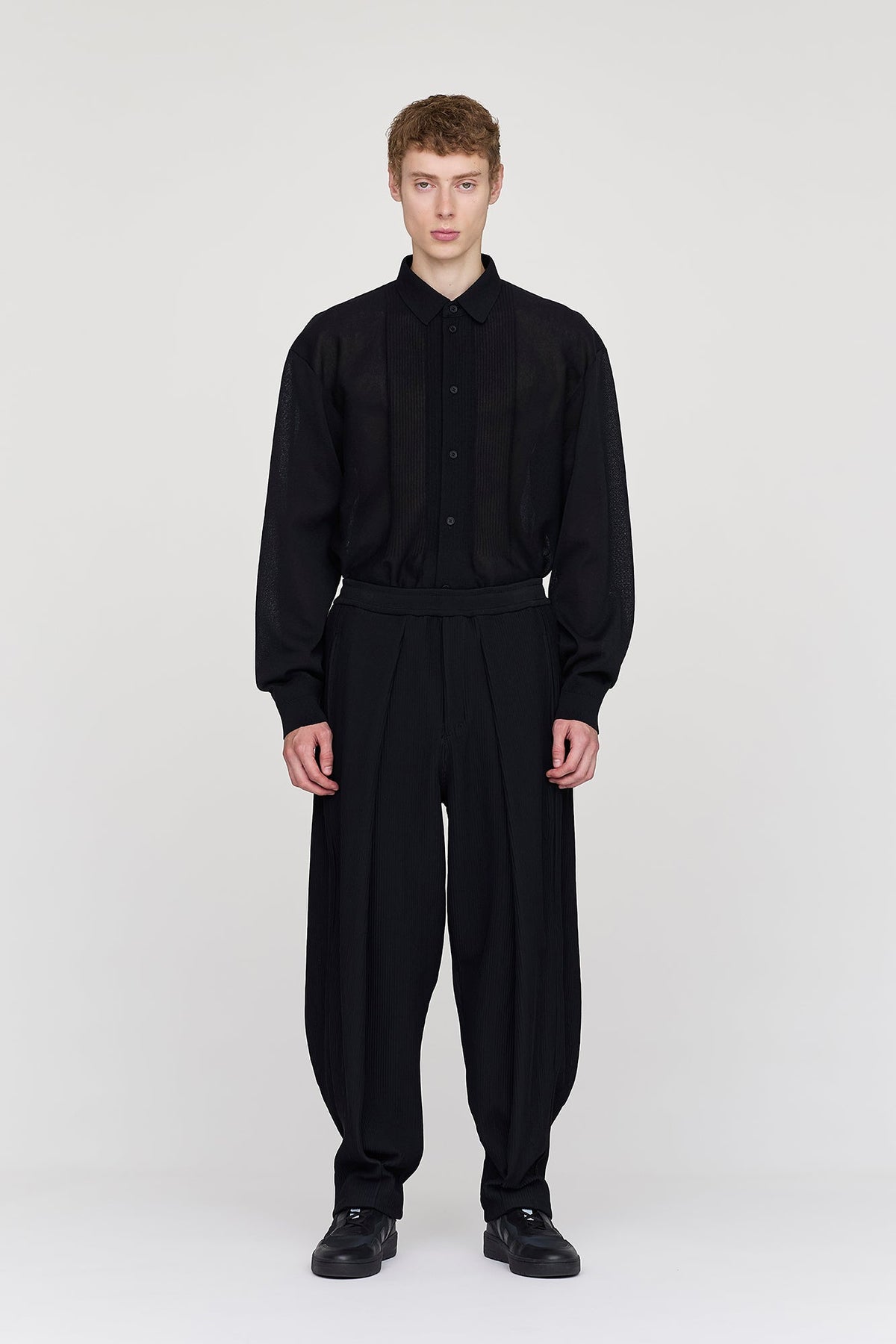 SOFT HYPHA TUCKED PANTS