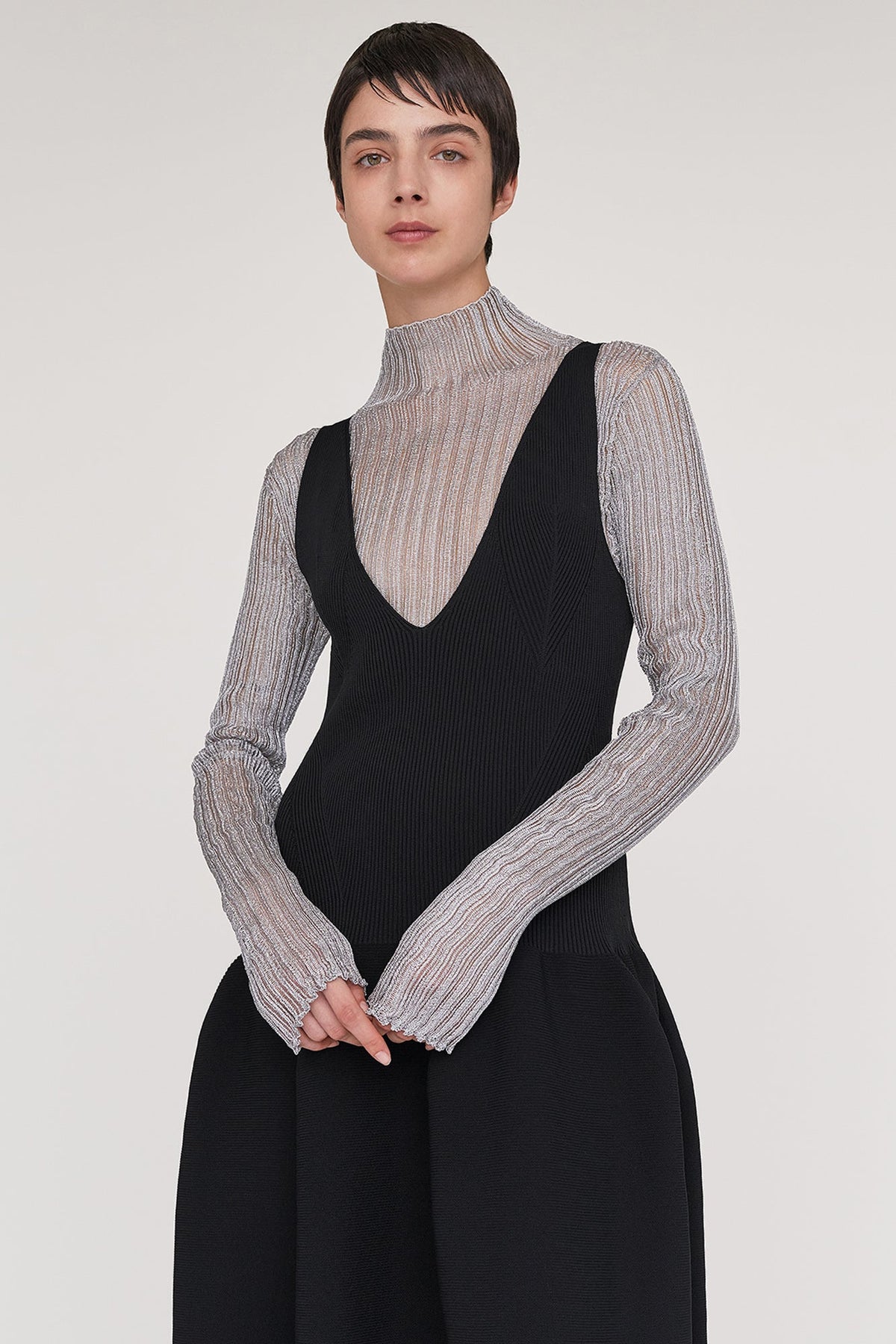 SOFT PORTRAIT METAL LONG SLEEVE TOP