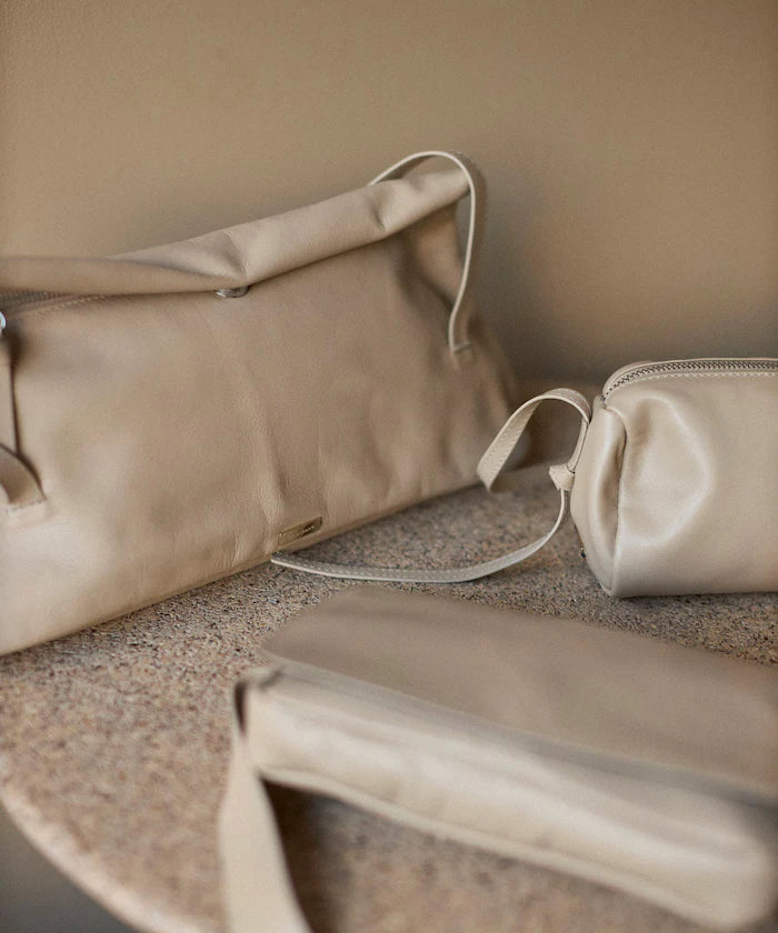 Leather Flap Shoulder Bag / Cowhide / Water-Repellent Leather