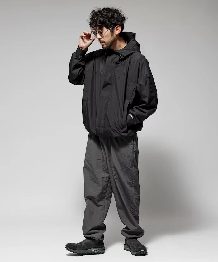 Wide Straight Nylon Track Pants / Tapered Silhouette Easy Nylon Pants
