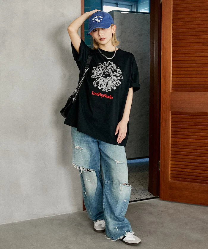 Love Pop Studio Flower Embroidery T-Shirt