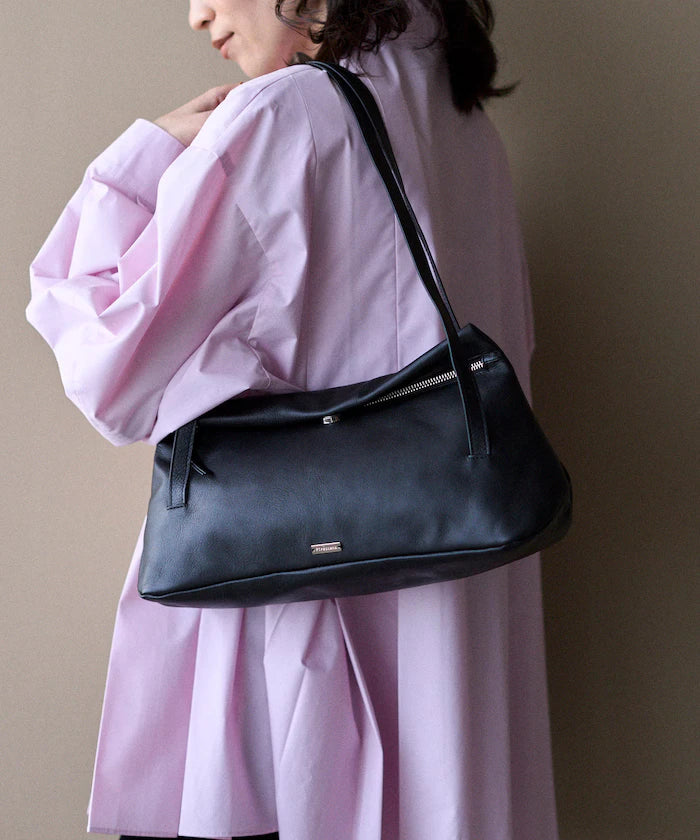 Leather Flap Shoulder Bag / Cowhide / Water-Repellent Leather