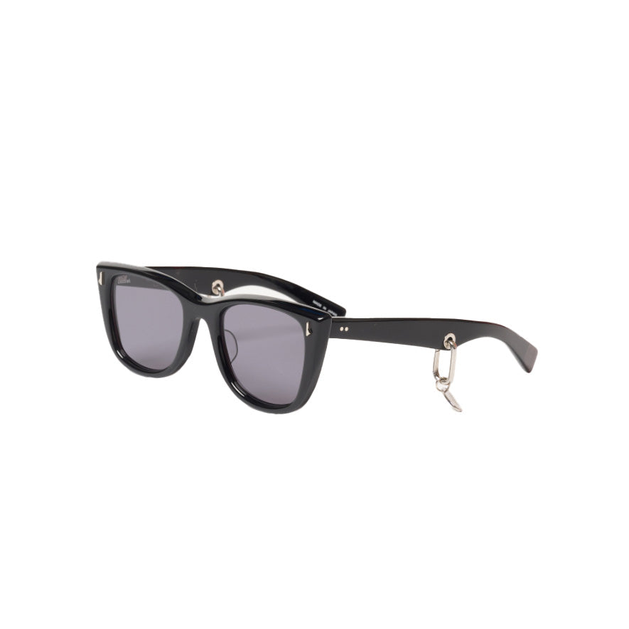 EYEWEAR