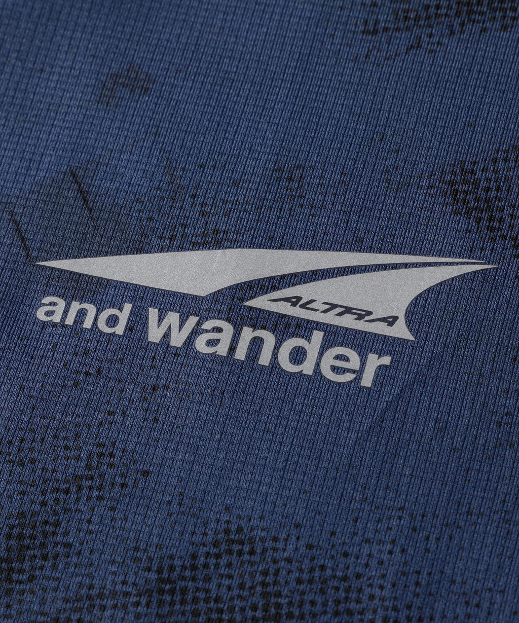 Altra × and wander  graphic SS T