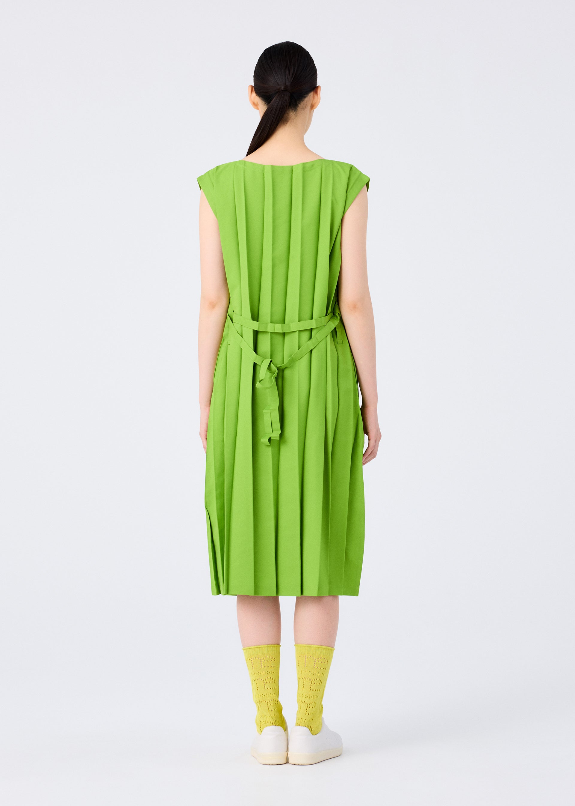 Cross Pleats