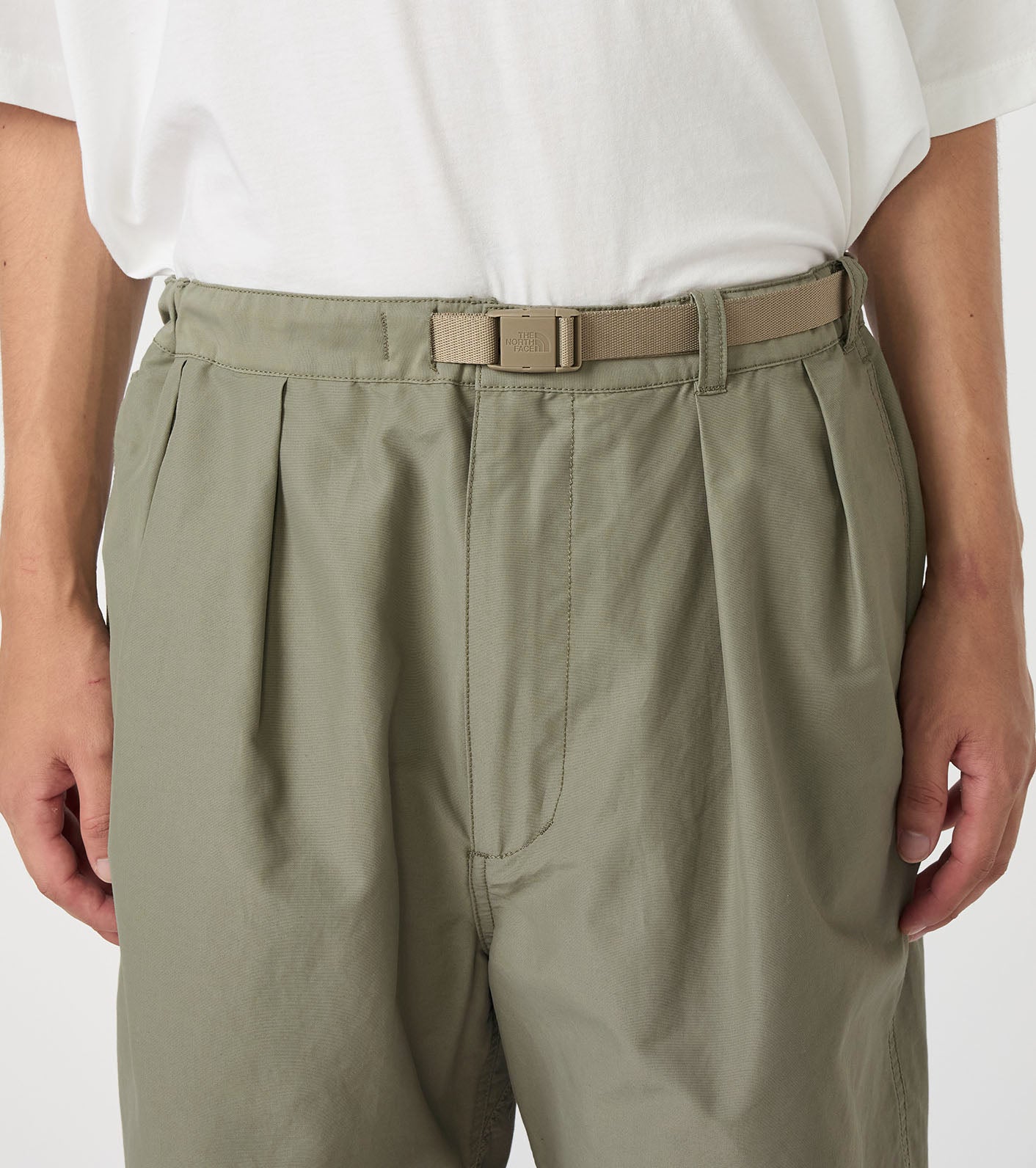 Double Peak Tuck Field Shorts