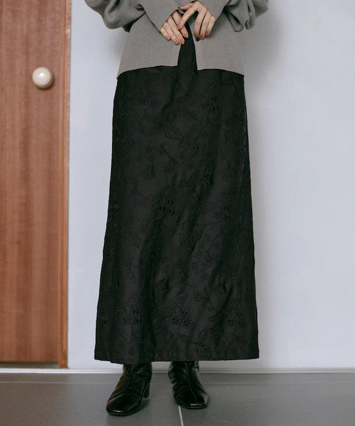 Flower Embroidery I-Line Easy Skirt