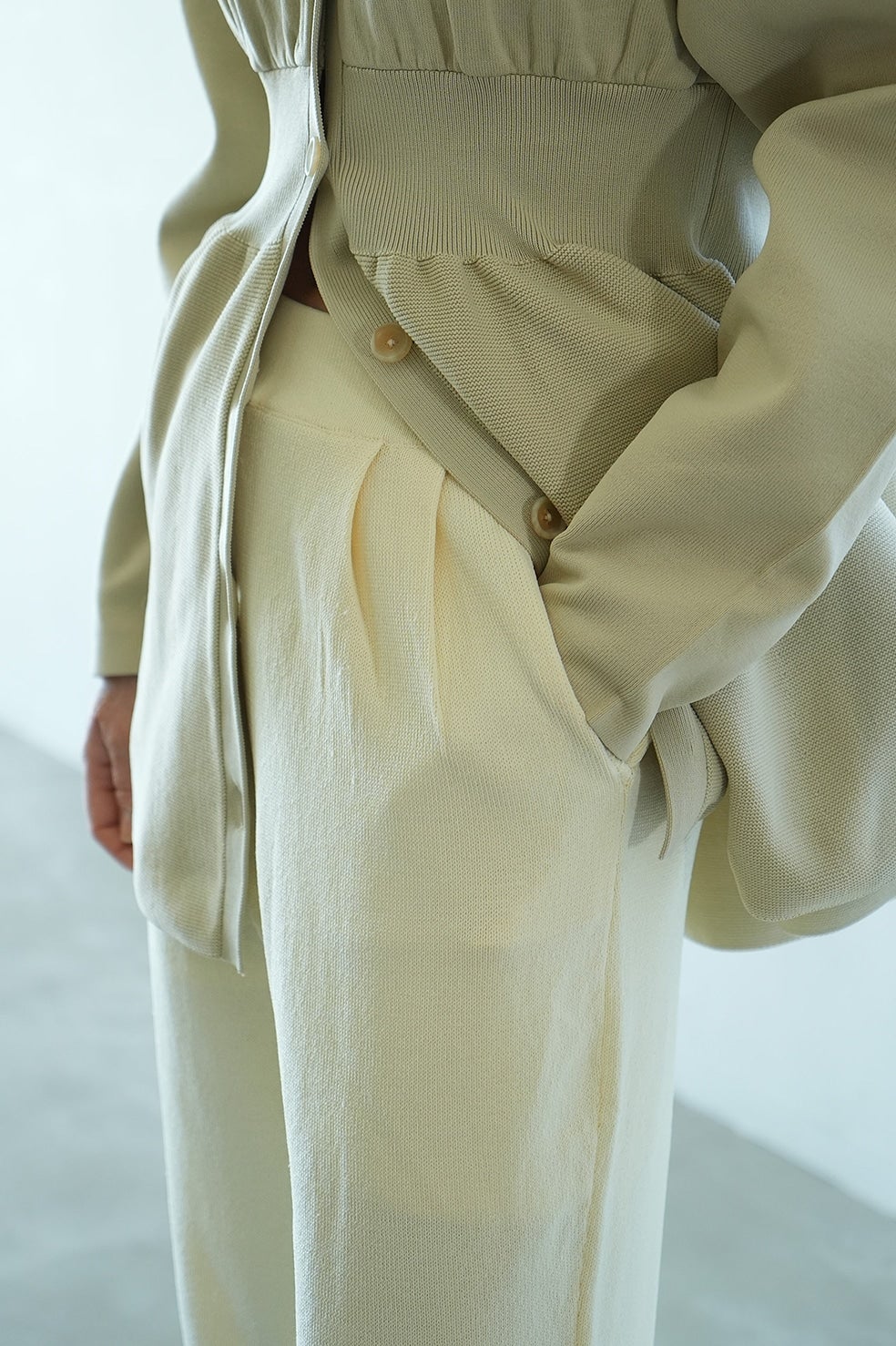KNIT TUCK PANTS