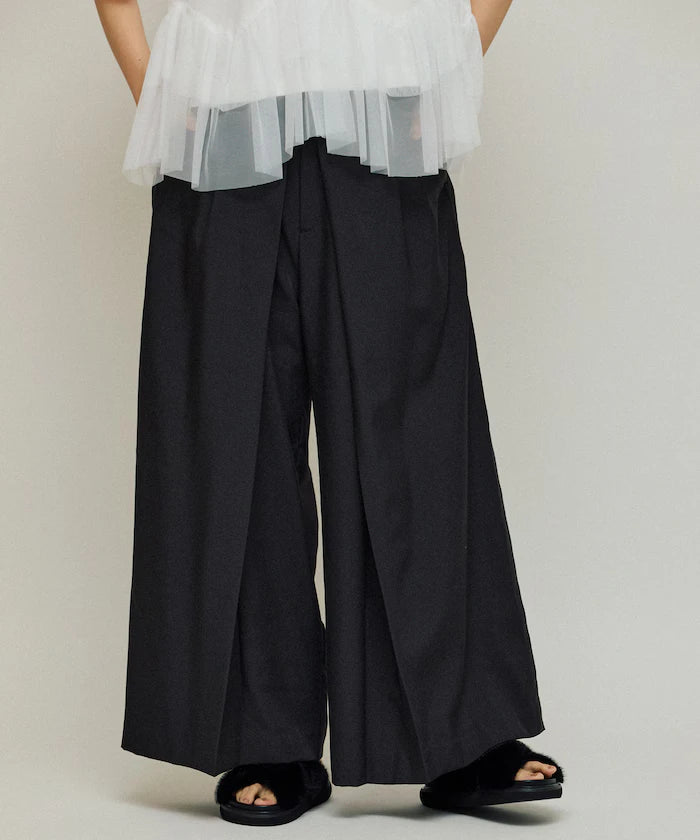 Front Tuck Wide Slack Pants / Loose Silhouette