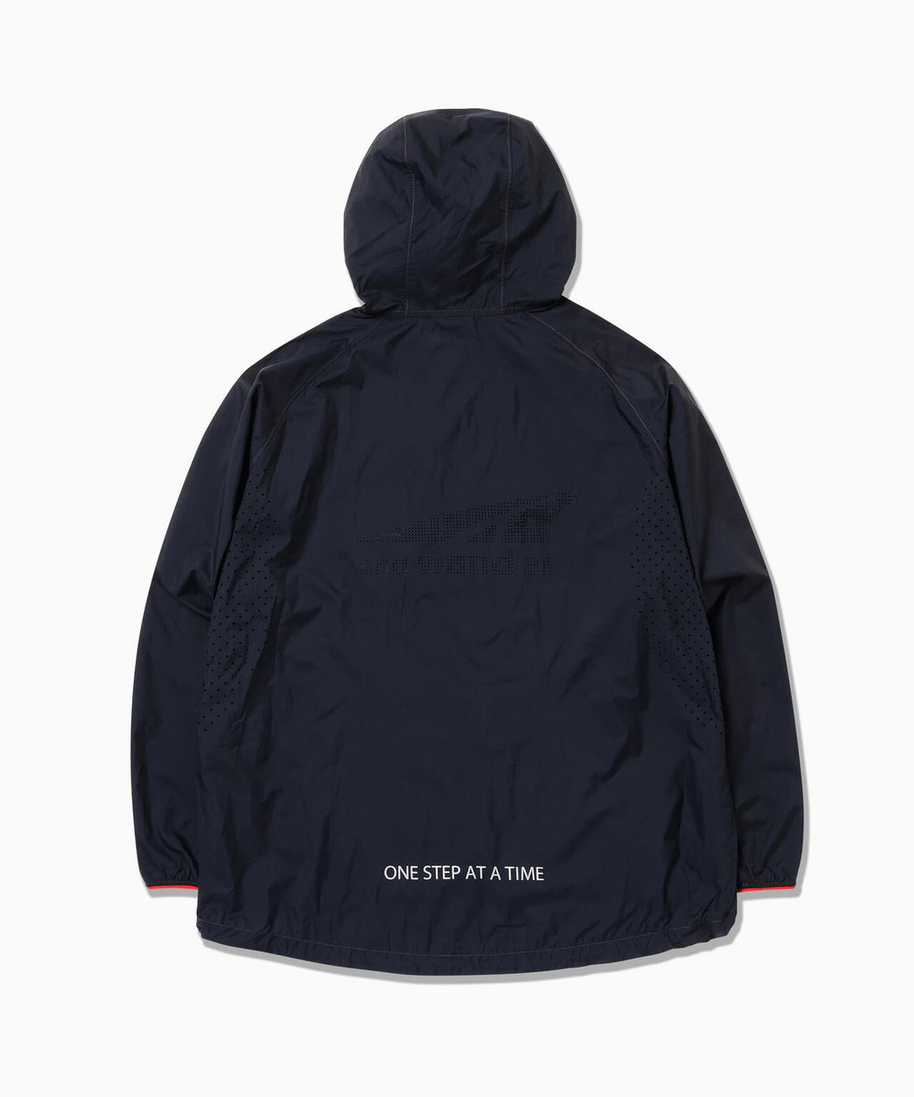 Altra × and wander  ventilation wind jacket