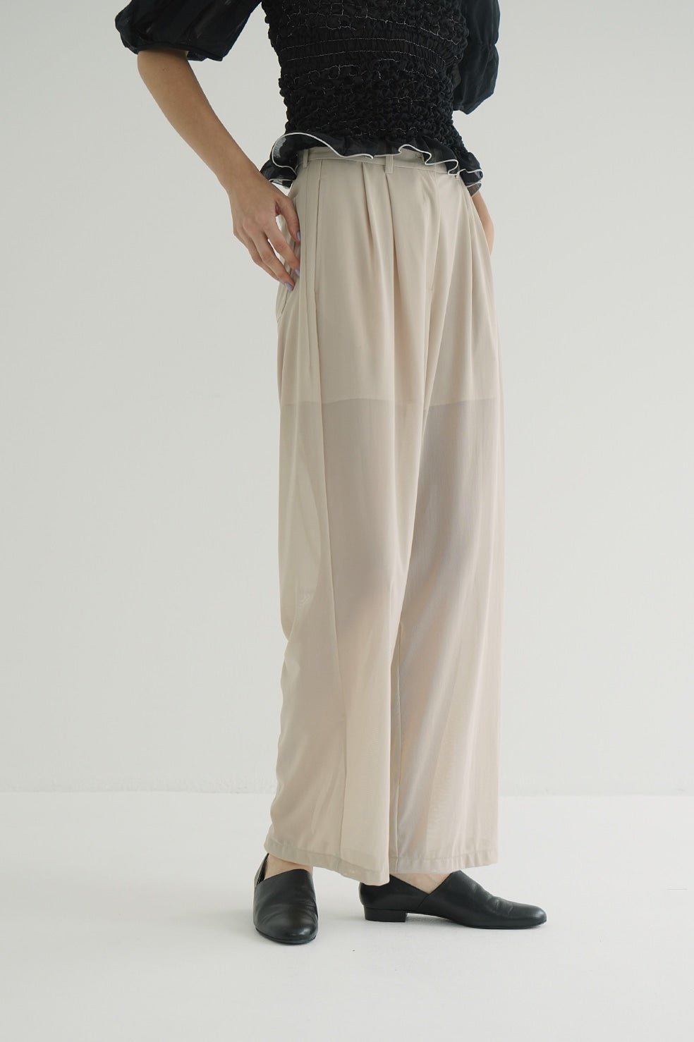 SHEER TUCK PANTS
