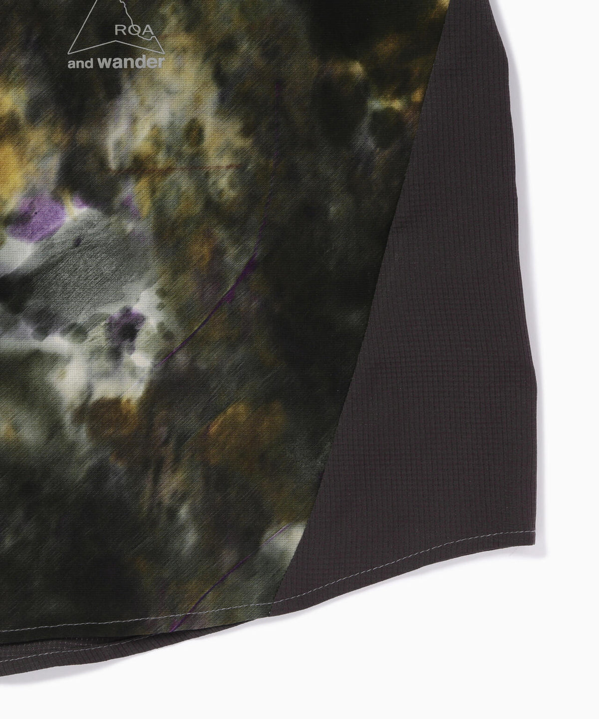 ROA × and wander  printed breathable shirt