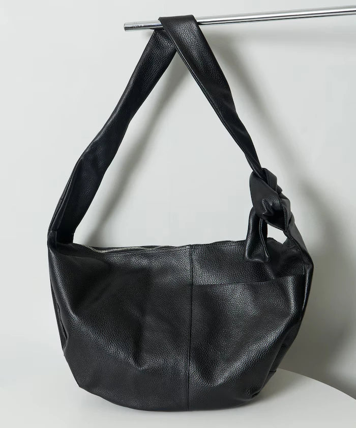 Leather Banana Big Shoulder Bag / Leather Banana Big Shoulder / Messenger Bag / Cowhide / Water-Repellent Leather