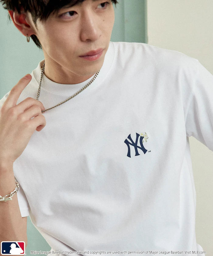 MLB One-Point Flower Embroidery T-Shirt