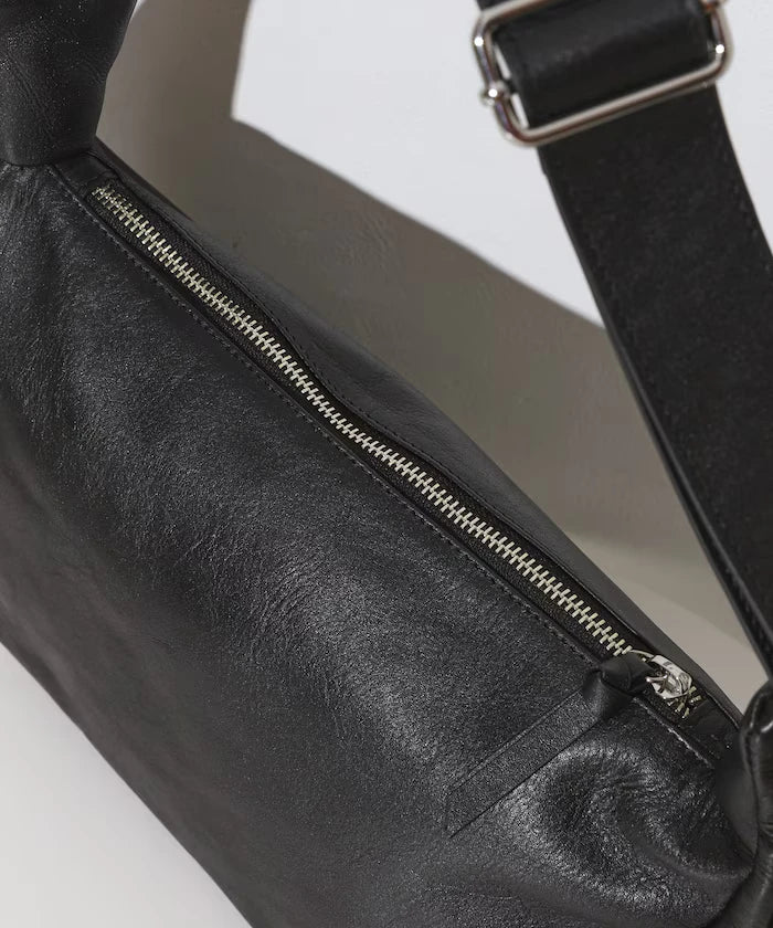 Leather Half Moon Shoulder Bag / Cowhide / Water-Repellent Leather