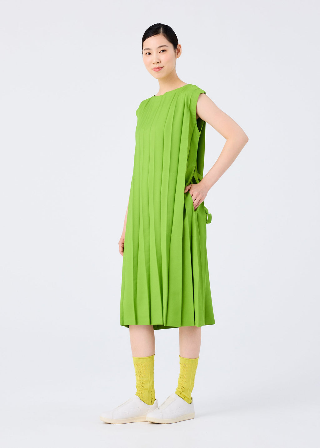 Cross Pleats