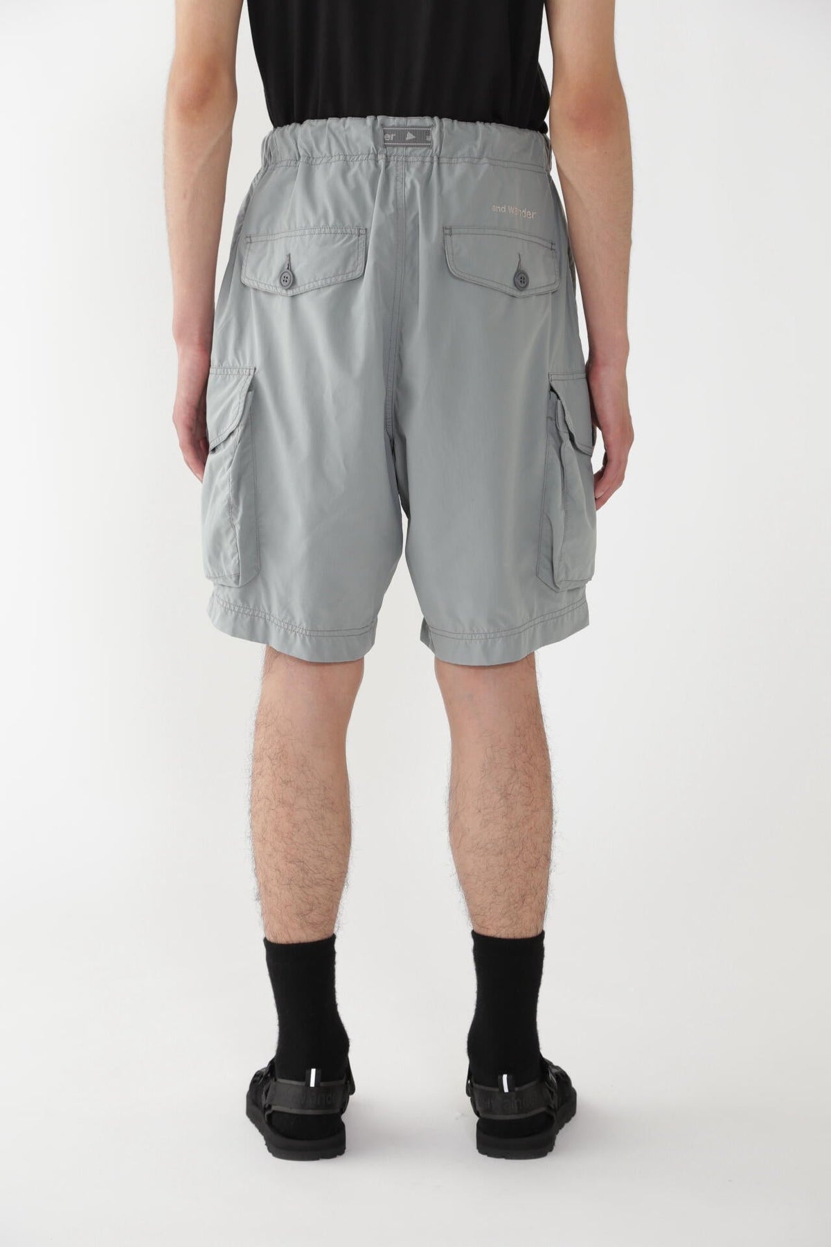 oversized cargo short pants (M)
