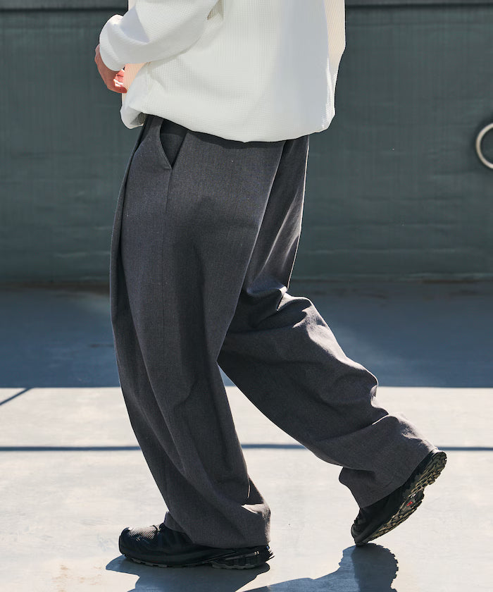 Wide Silhouette Linen Mix Tuck Easy Pants [Limited Edition]