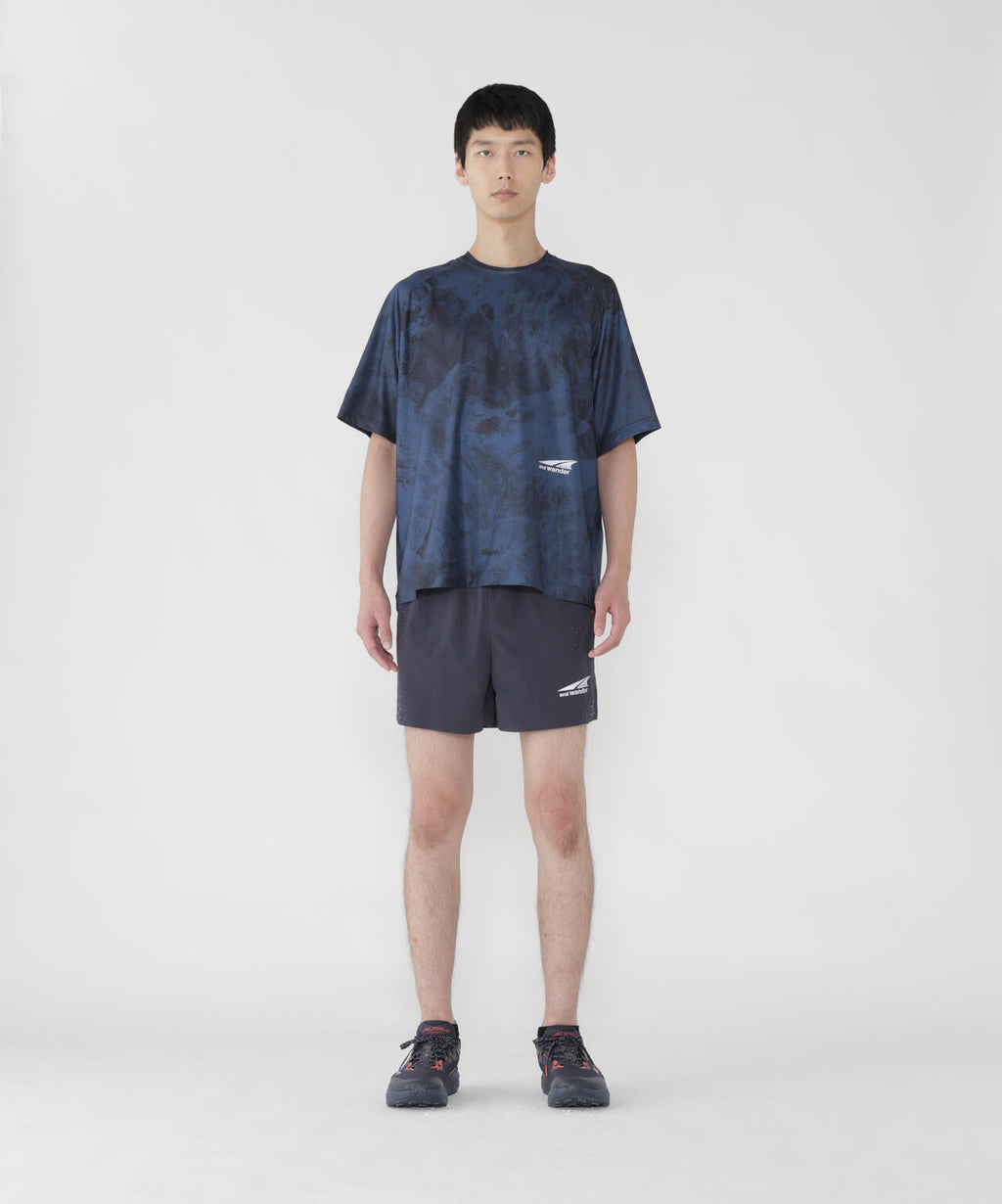 Altra × and wander  graphic SS T