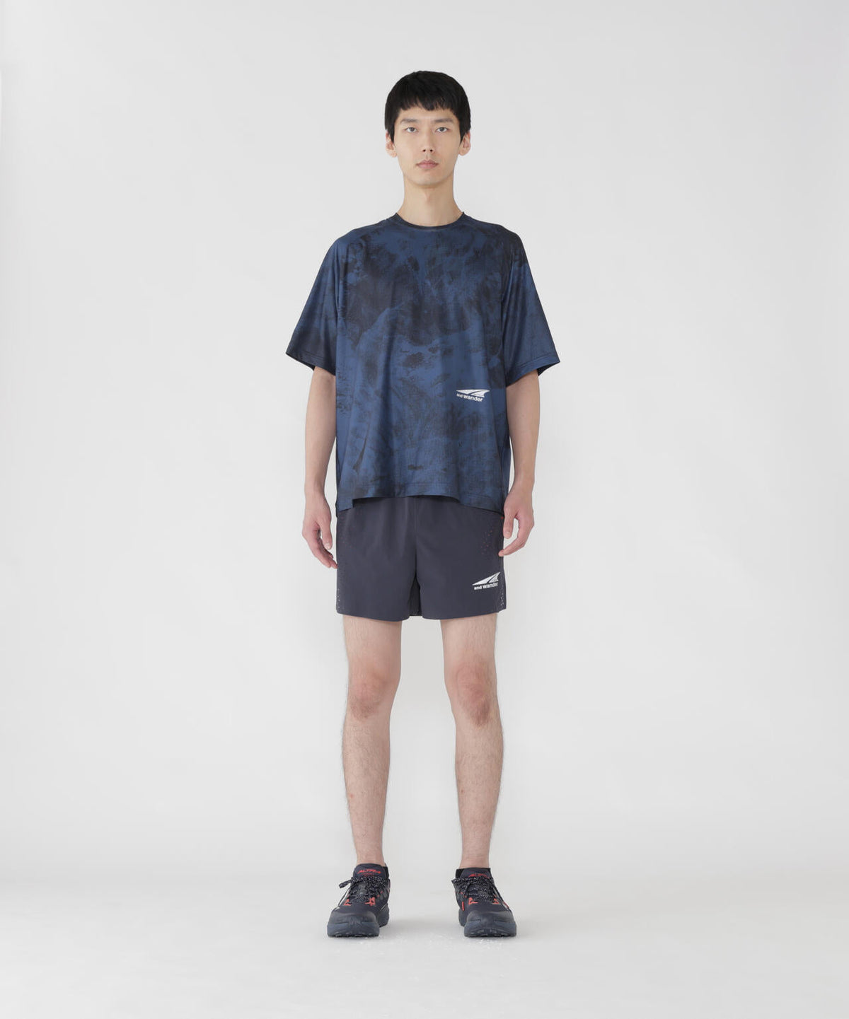 Altra × and wander  graphic SS T