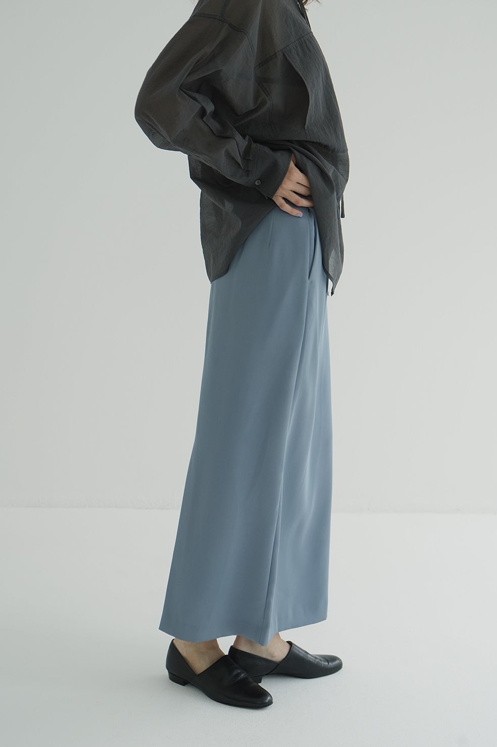 HIGH WAIST STRAIGHT SATIN SKIRT