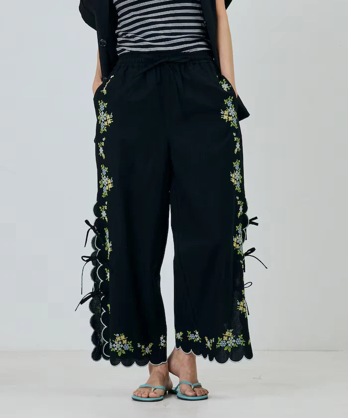 India Scallop Floral Embroidery Pants