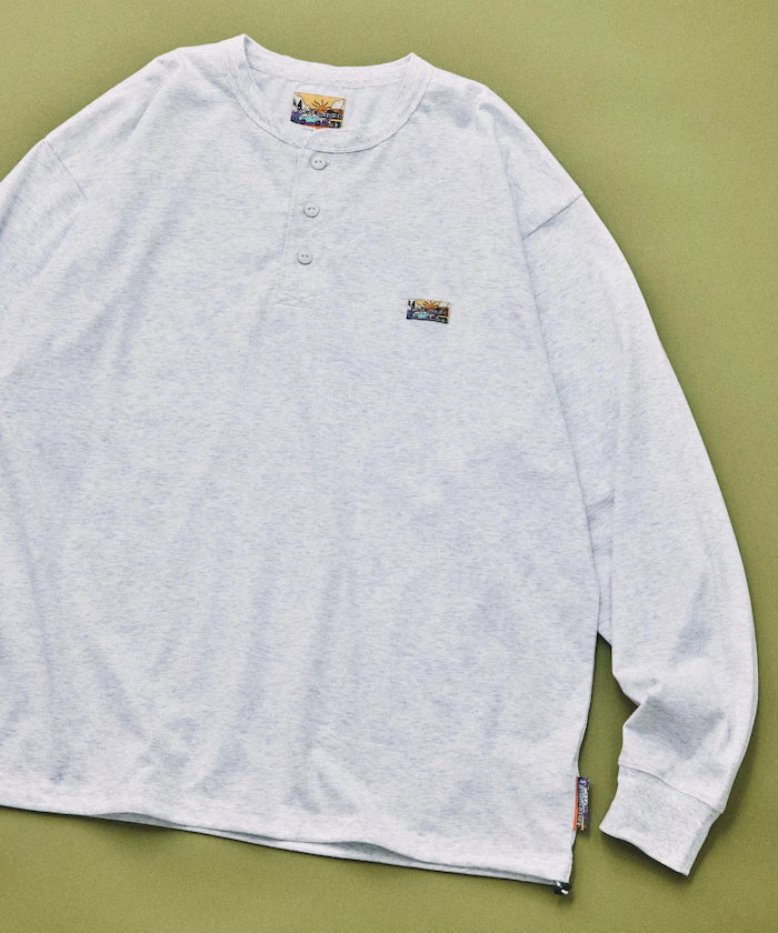 FREAK'S STORE for BEACH & FES Relax Fit One Point Logo Spindle Henley Neck Long Sleeve T-Shirt