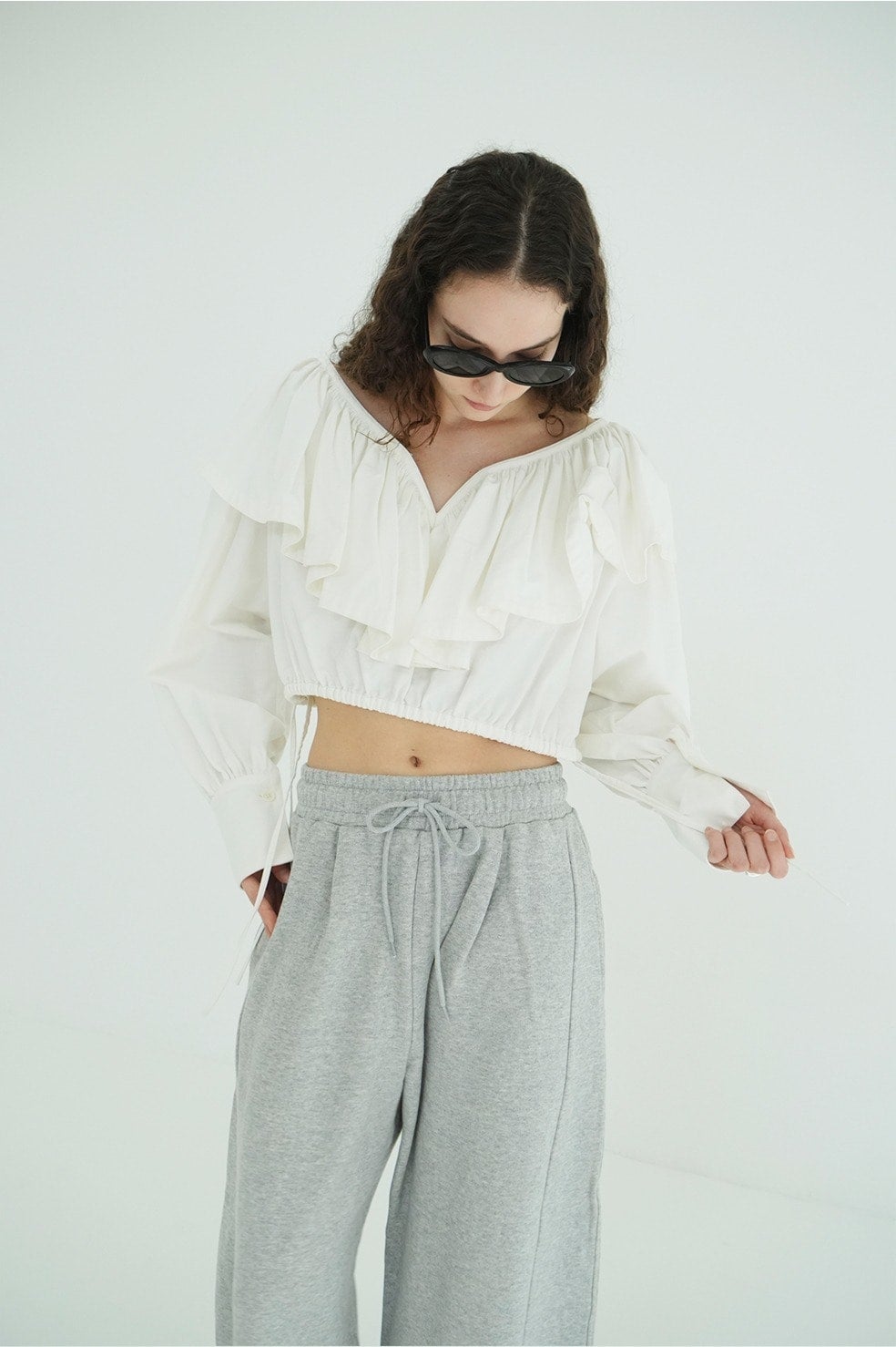 FRILL COLLAR SHORT BLOUSE