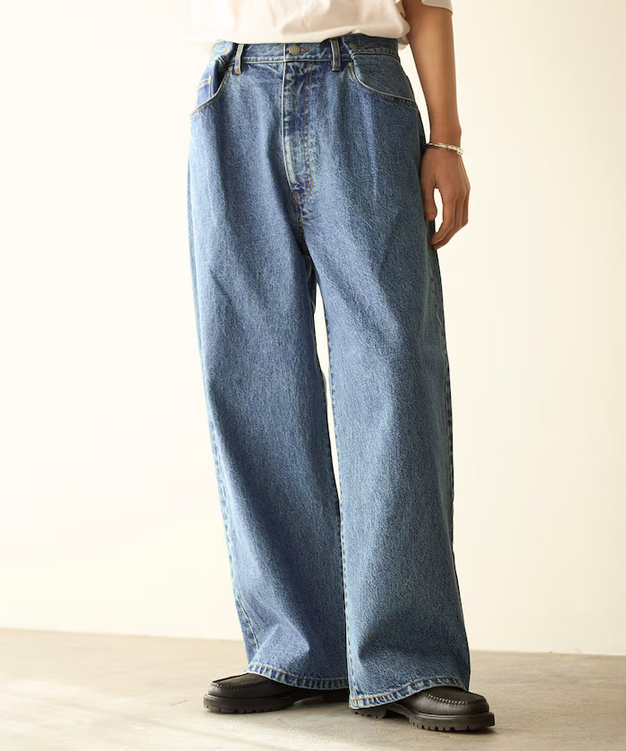 Design Tuck Japan Denim / Wide Silhouette