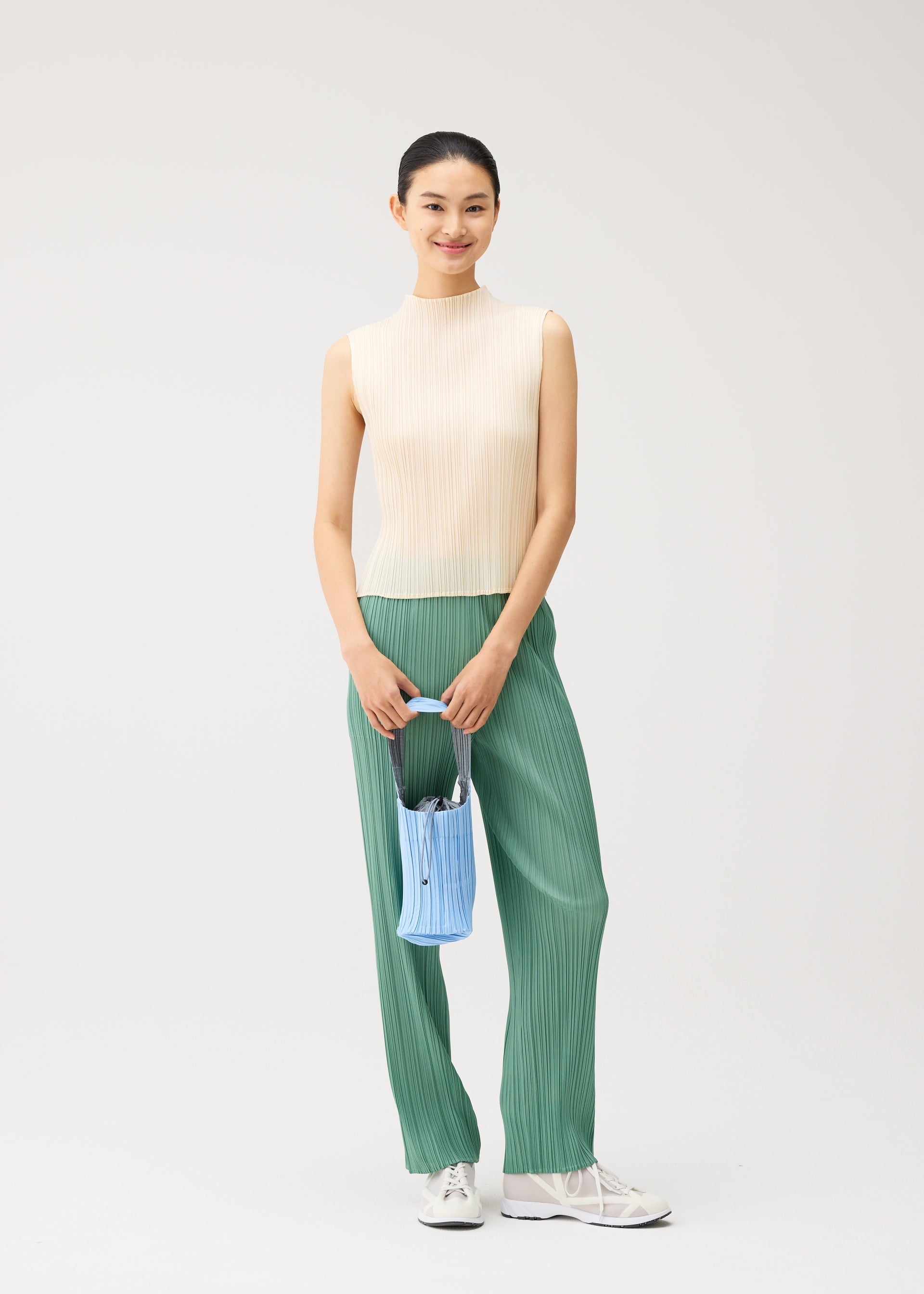Pleats Swan Bag
