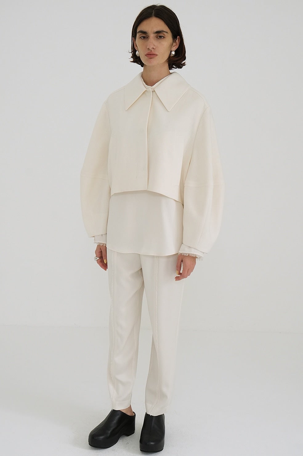 FRINGE LINE TAPERED PANTS