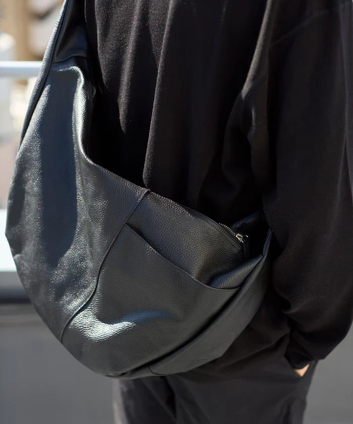 Leather Banana Big Shoulder Bag / Leather Banana Big Shoulder / Messenger Bag / Cowhide / Water-Repellent Leather