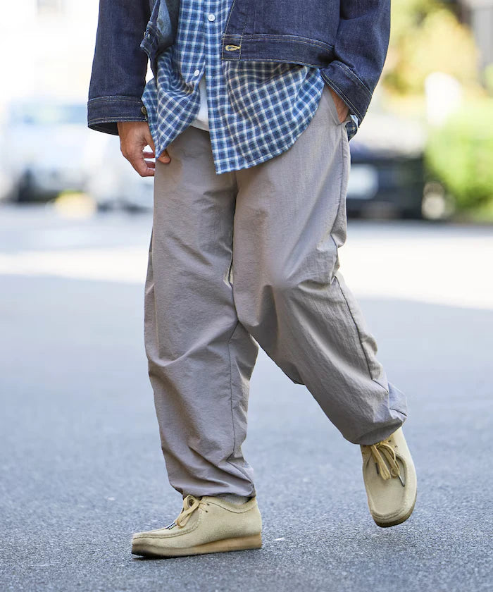Wide Straight Nylon Track Pants / Tapered Silhouette Easy Nylon Pants