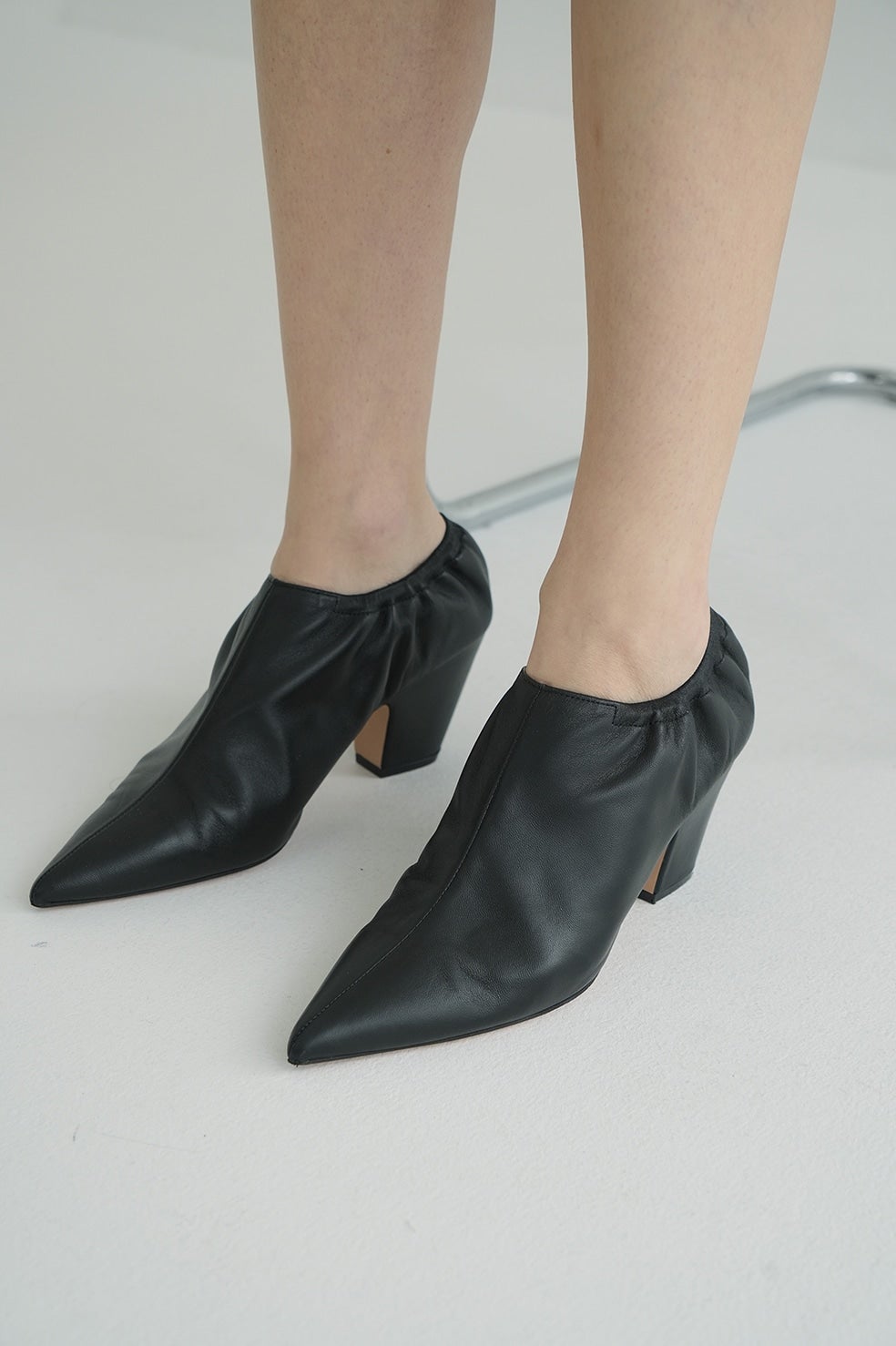 POINTED RUBBER BOOTIES