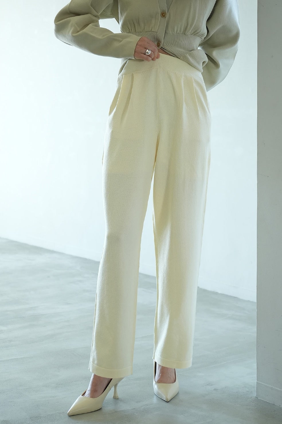 KNIT TUCK PANTS