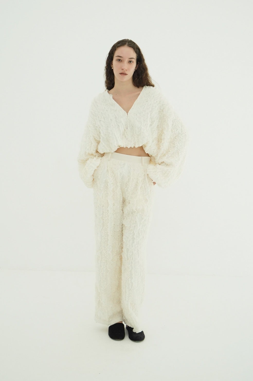 TOPSTITCHED FRILL STRAIGHT PANTS