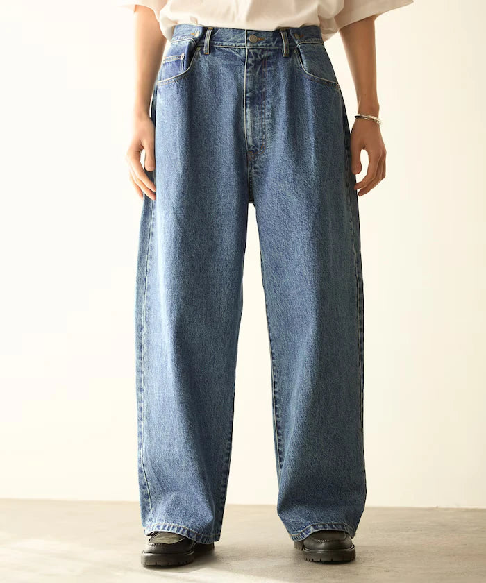 Design Tuck Japan Denim / Wide Silhouette