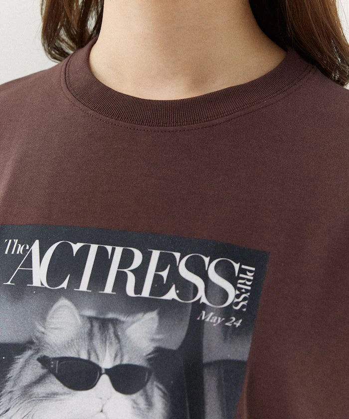 <Functional Material> MAGAZINE Cat Photo T-Shirt Limited Release