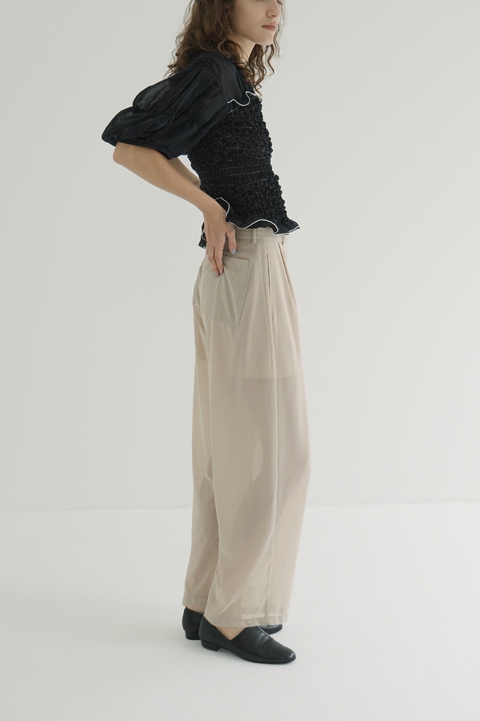 SHEER TUCK PANTS