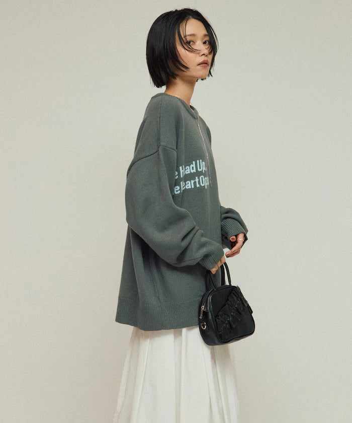 Sweat-like Lettered Knit / Jacquard Knit