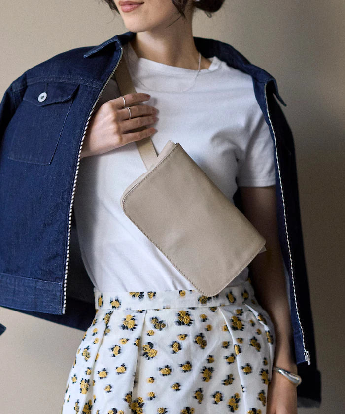 Leather Waist Pouch / Cowhide / Water-Repellent Leather